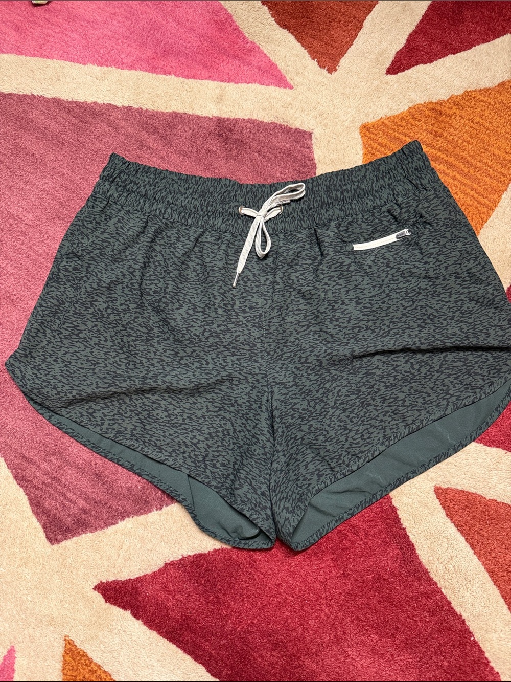 Vuori Clementine 2.0 Shorts Size L